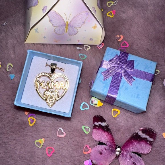 Mother’s Day Gift Necklace- Heart Shaped Pendent and Butterfly Gift Box - Picture 9 of 10